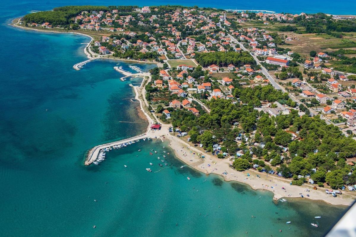 Villa Flora Maris Apartments Privlaka  Exteriör bild